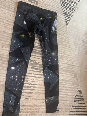 Alo Black Skinny Leg Low Rise Galaxy Print Stretch Active Yoga Leggings Size M